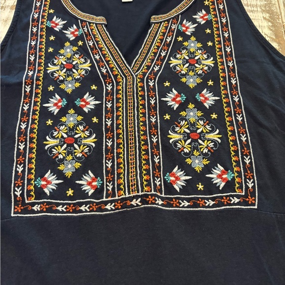 J.Jill Sleeveless Navy Top XL - Floral Stitching on Placket and Bottom Hem. - Picture 5 of 7